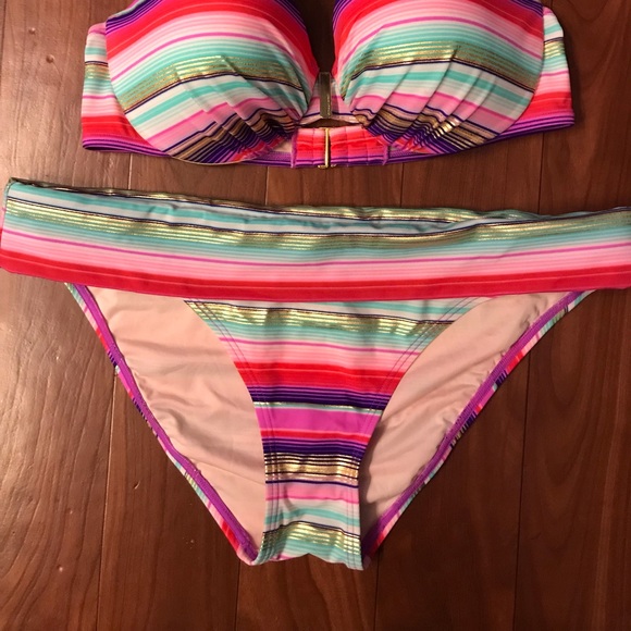Size 36C top/Large bottoms - Picture 2 of 2
